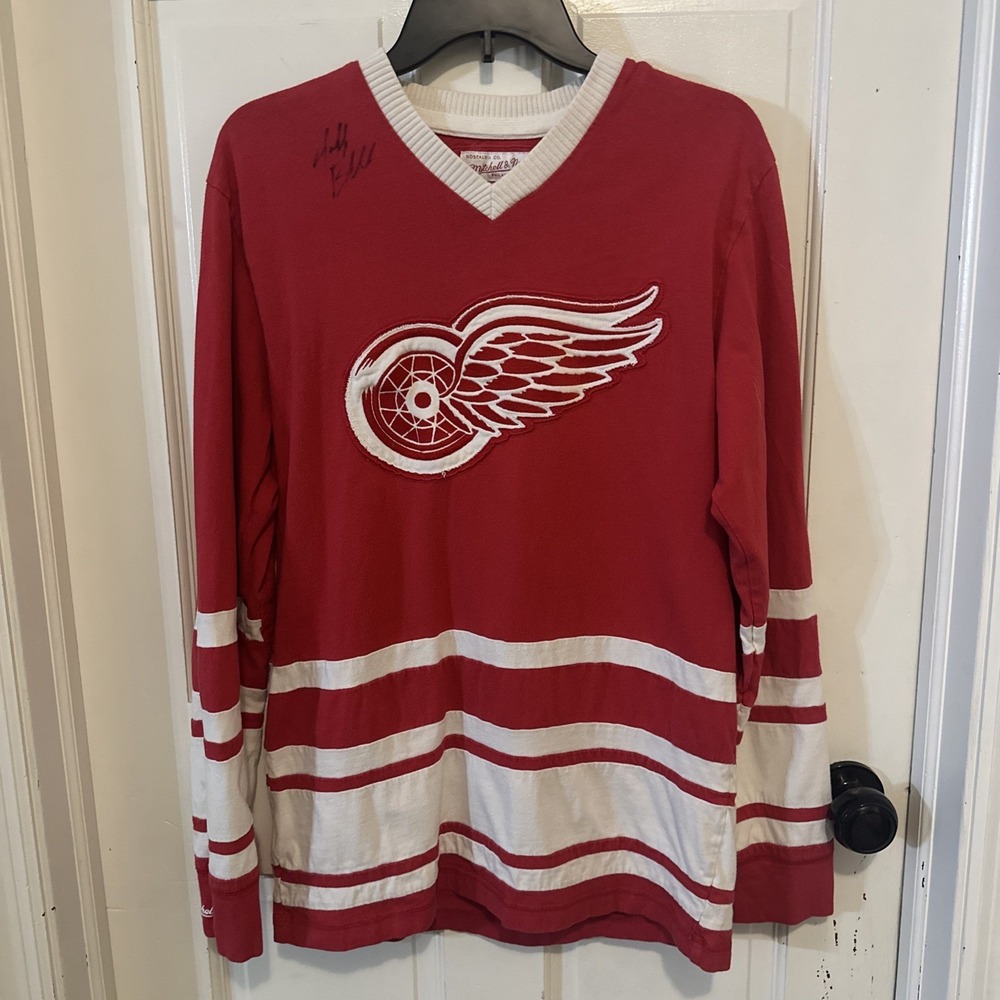 Mitchell & Ness Detroit Red Wings Jersey Size Medium Signed Brett Hull (?)